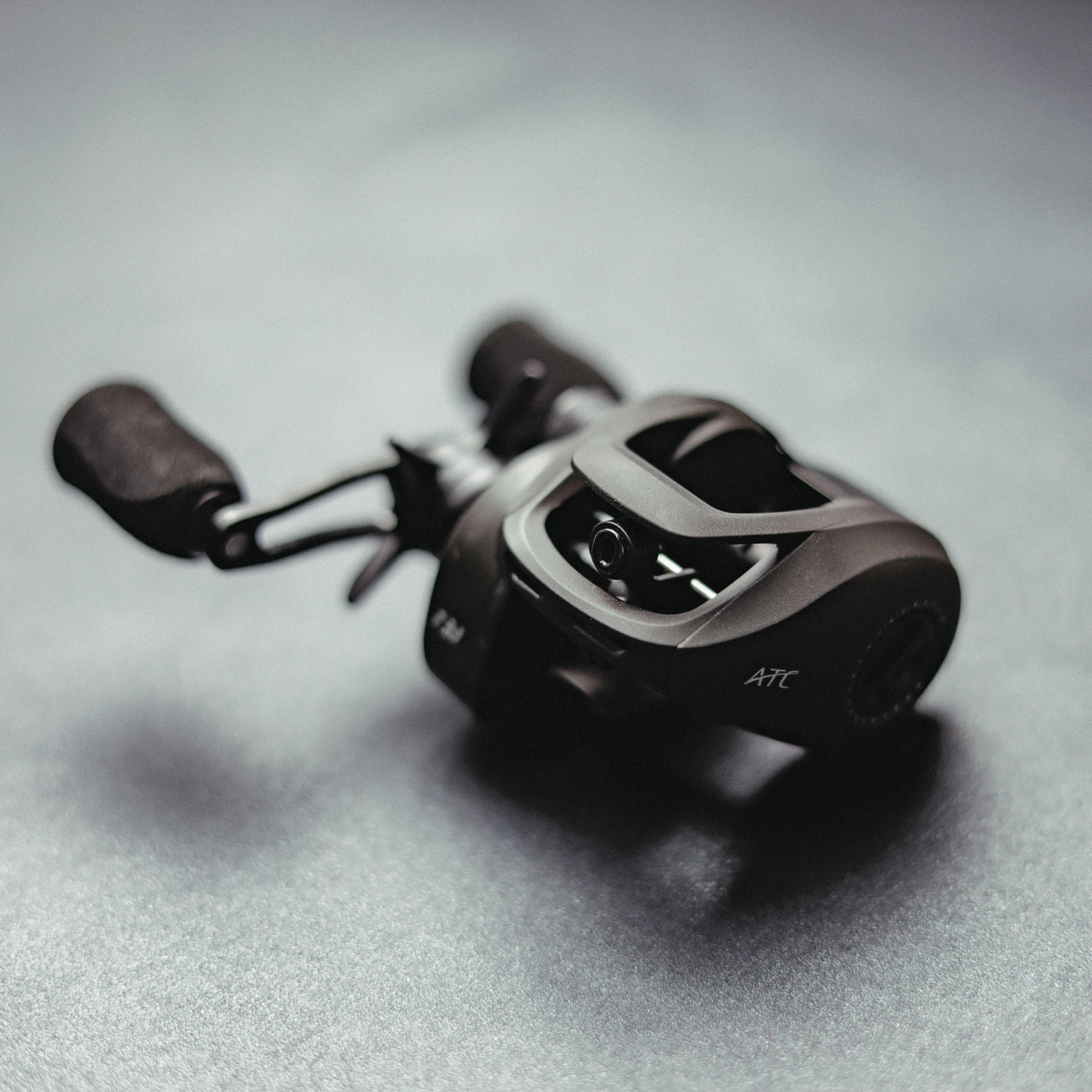 BAITCASTING REEL