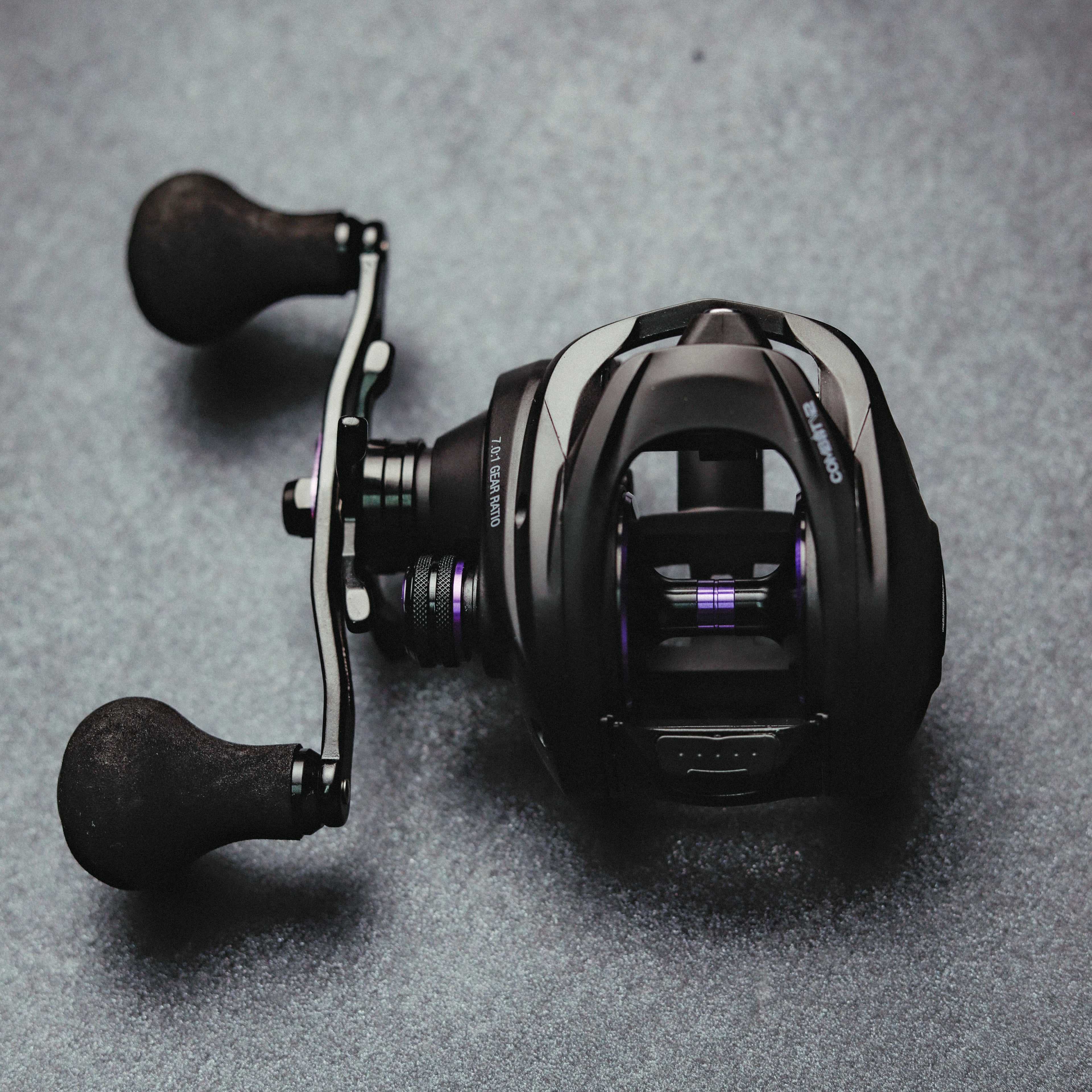 COMBAT V2 BAITCASTING REEL CBPV2201 (LEFT HAND 7.0:1 GEAR RATIO)