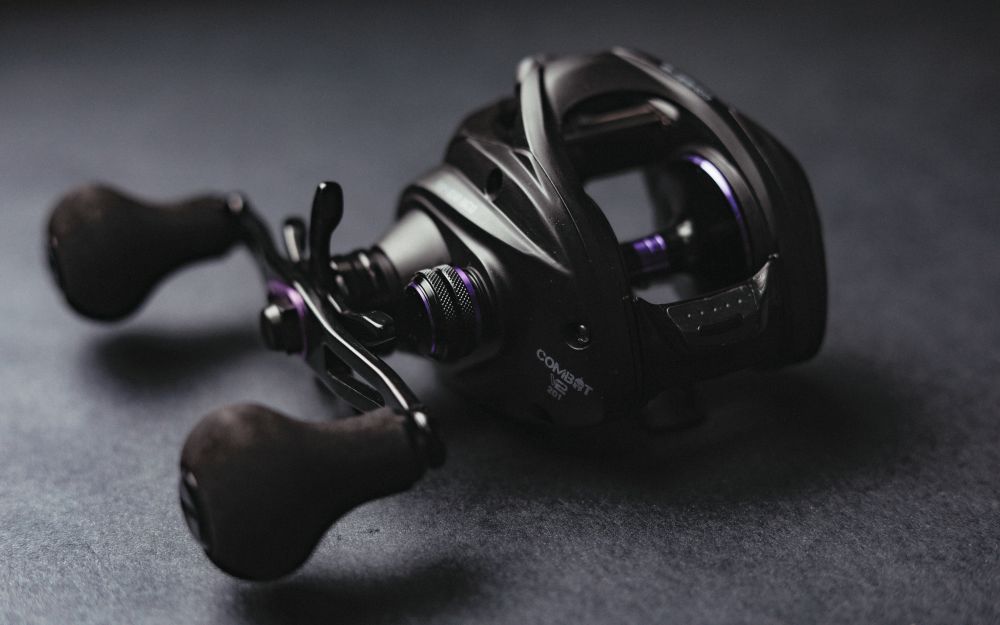 COMBAT V2 BAITCASTING REEL